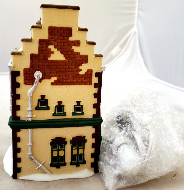 Dept 56 Dickens Village Series “Faversham Lamps and Oil “Heritage Village 5832-7