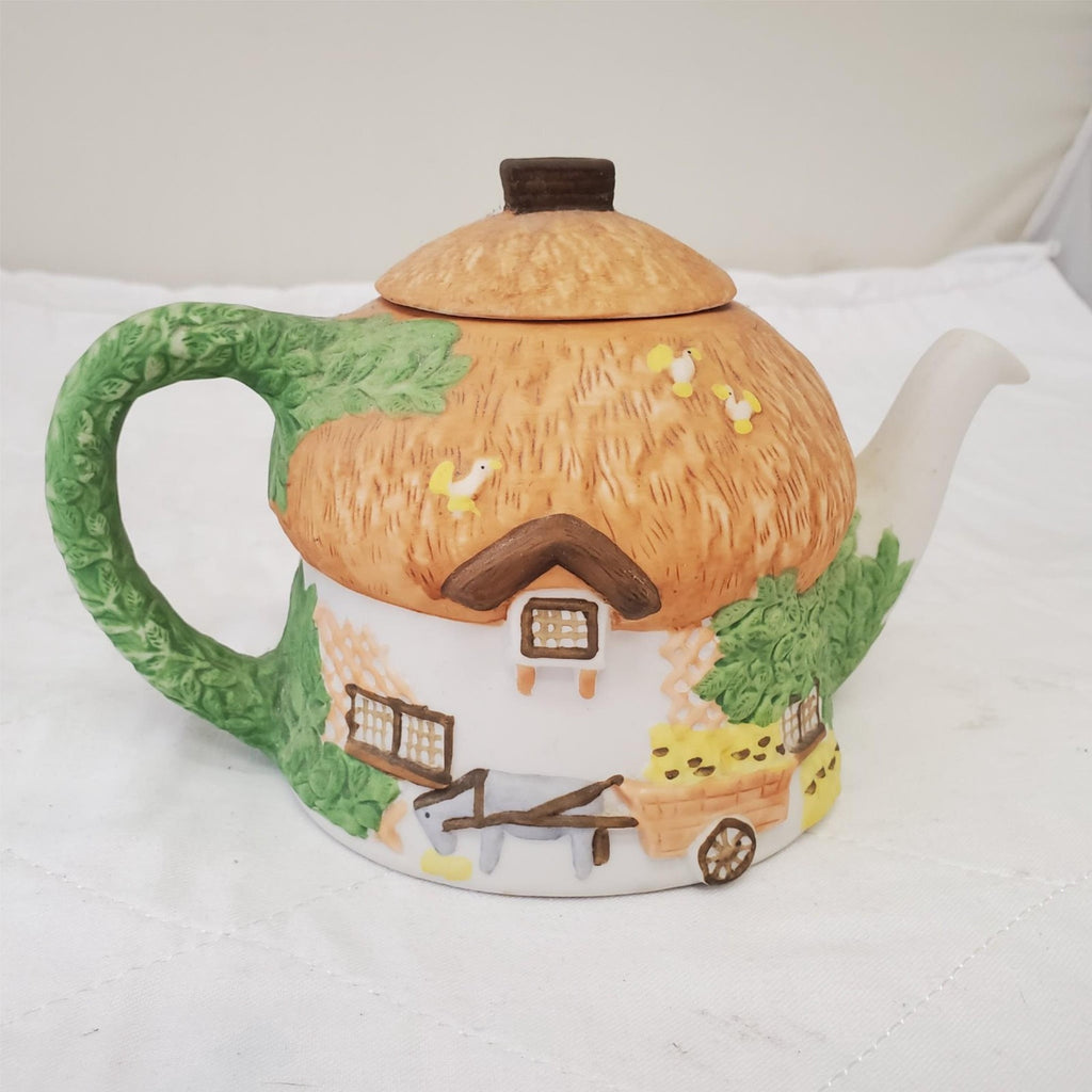 Christopher Wren Novelty Fine China Cottage Teapot