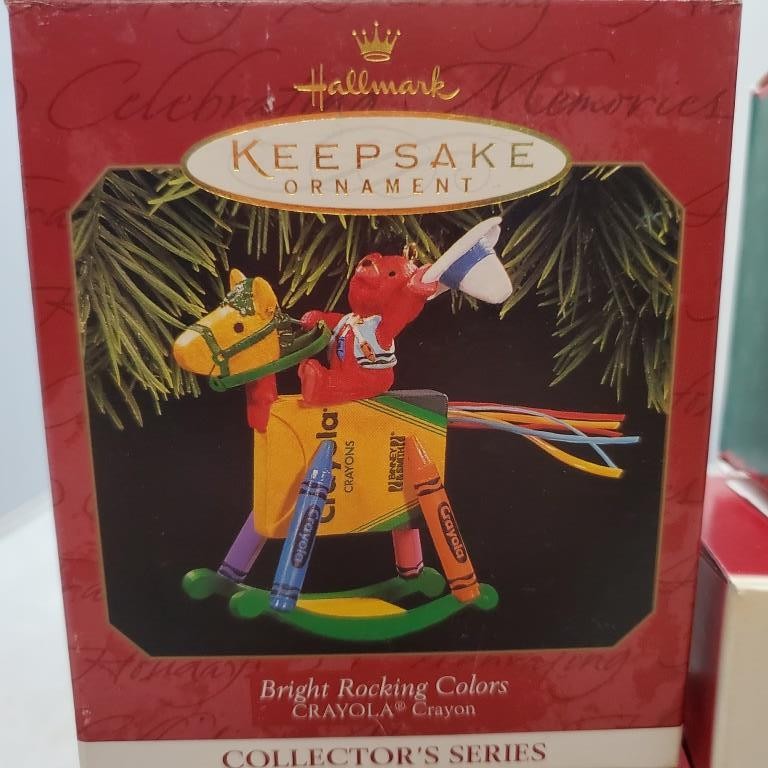 Hallmark Keepsake Bashful Mistletoe Bright Rocking Color Crayola Crayon Ornament