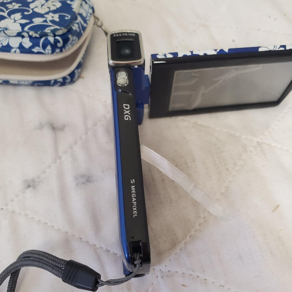 DXG 5-COV HD 5MP Pocket Camcorder in Hibiscus Blue Print with Bag