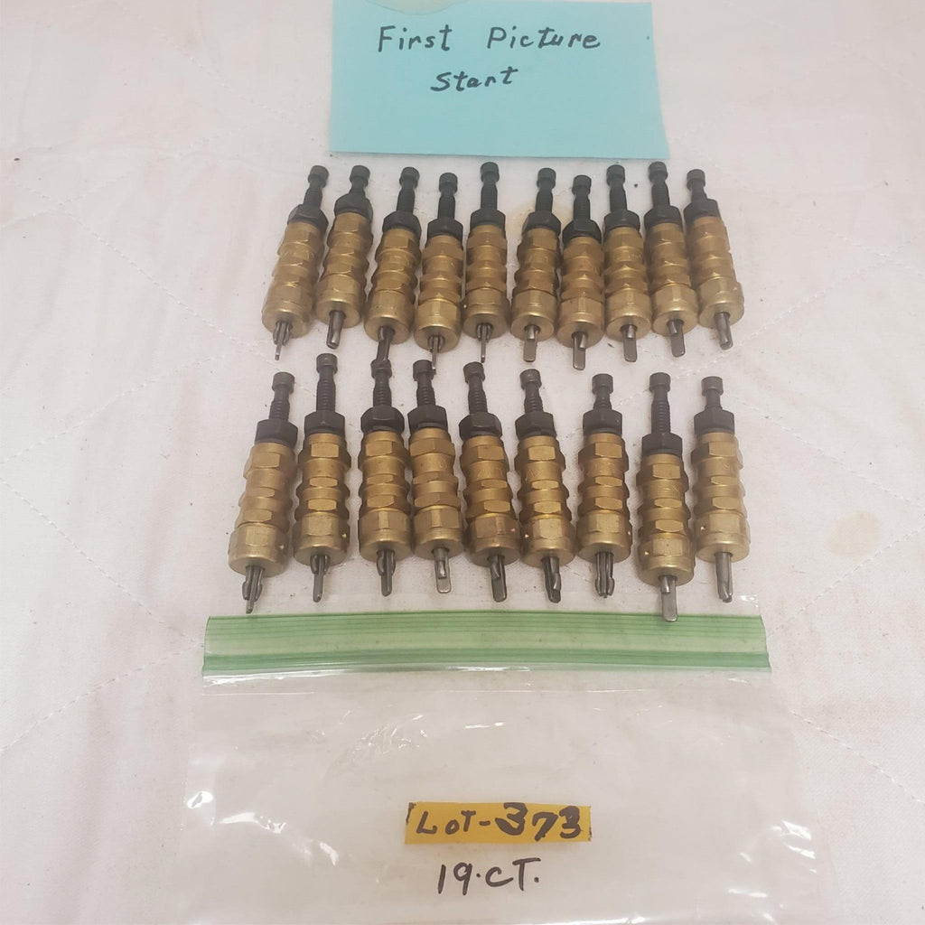 Lot of 19 Wing Nut Fasteners Clamps Wedgelock Kwik loc LOT-373