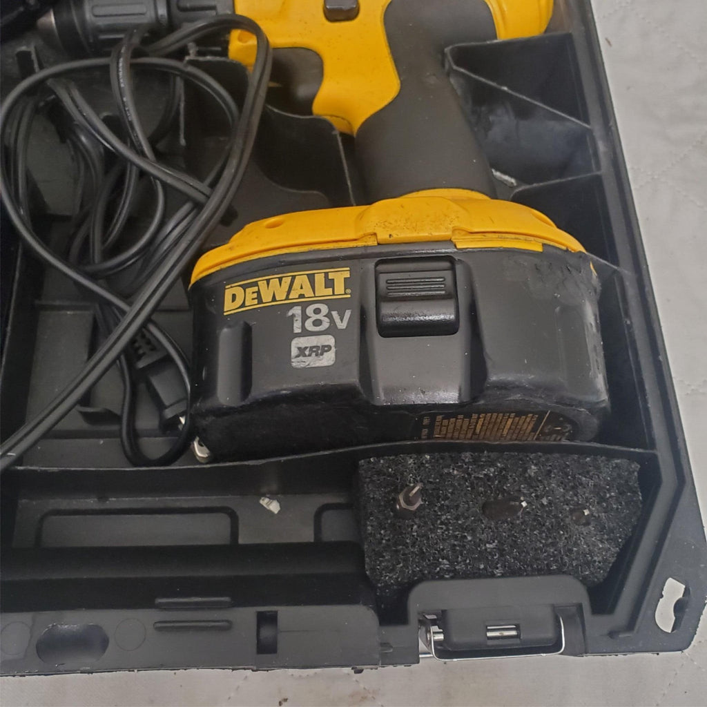 Dewalt 18V DC759 Cordless Drill Impact Driver Kit With Case LOT-516
