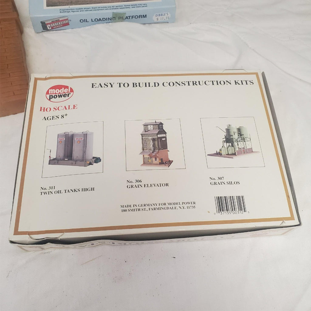 Lot of 5 HO Scale Model Kits  Atlas, Revell, Model Power, Walthers Bridge Set
